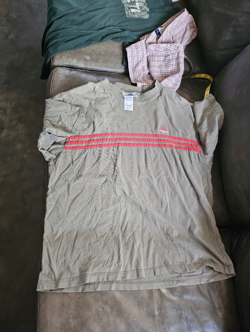 Vintage Men's M Adidas Adidas Khaki & Red Raised Ribbon Three Lines T-Shirt